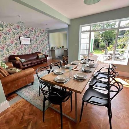 Spacious Semi-Detached Southsea House, Free Parking On Drive Portsmouth Bagian luar foto