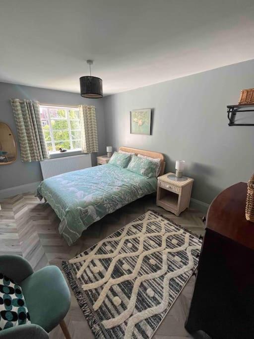 Spacious Semi-Detached Southsea House, Free Parking On Drive Portsmouth Bagian luar foto