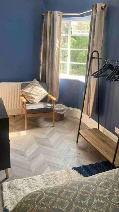 Spacious Semi-Detached Southsea House, Free Parking On Drive Portsmouth Bagian luar foto