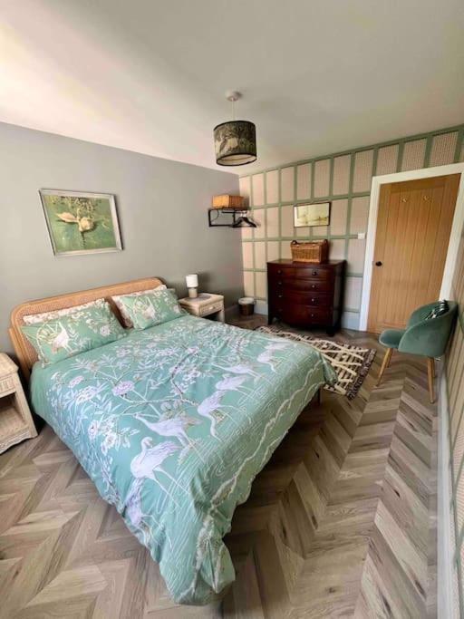 Spacious Semi-Detached Southsea House, Free Parking On Drive Portsmouth Bagian luar foto