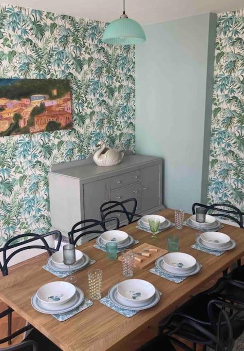 Spacious Semi-Detached Southsea House, Free Parking On Drive Portsmouth Bagian luar foto